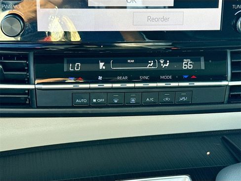 Used 2022 Toyota Sienna LE image 15