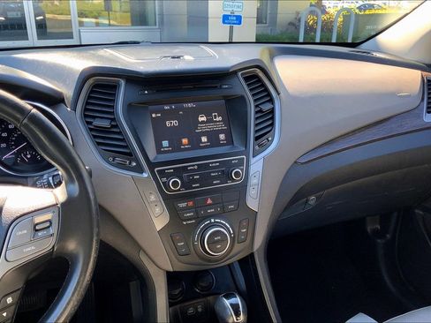 Used 2017 Hyundai Santa Fe Sport image 6