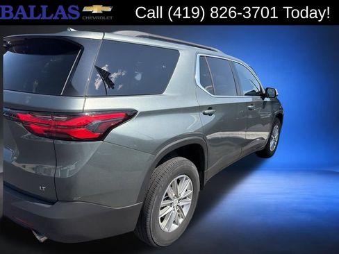 Used 2022 Chevrolet Traverse LT FWD image 3