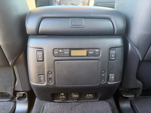 Used 2018 Nissan Armada Platinum w/ Interior Lighting Package RWD image 10