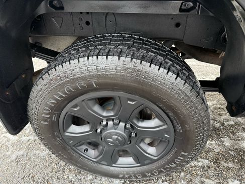 Used 2015 RAM 3500 Laramie w/ Black Appearance Group image 15