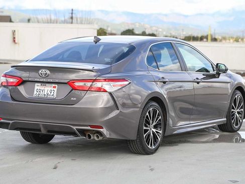 Used 2020 Toyota Camry SE image 5