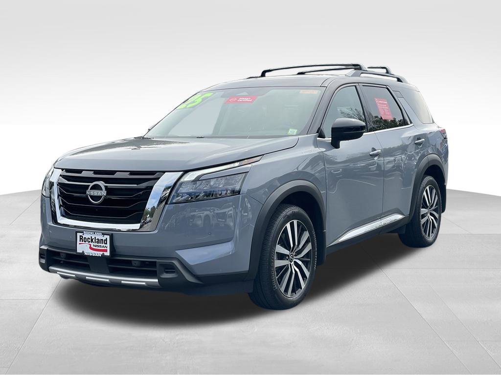 Certified 2025 Nissan Pathfinder Platinum AWD/4WD image 2