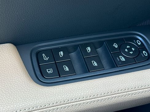 New 2026 Porsche Cayenne E-Hybrid AWD/4WD image 13