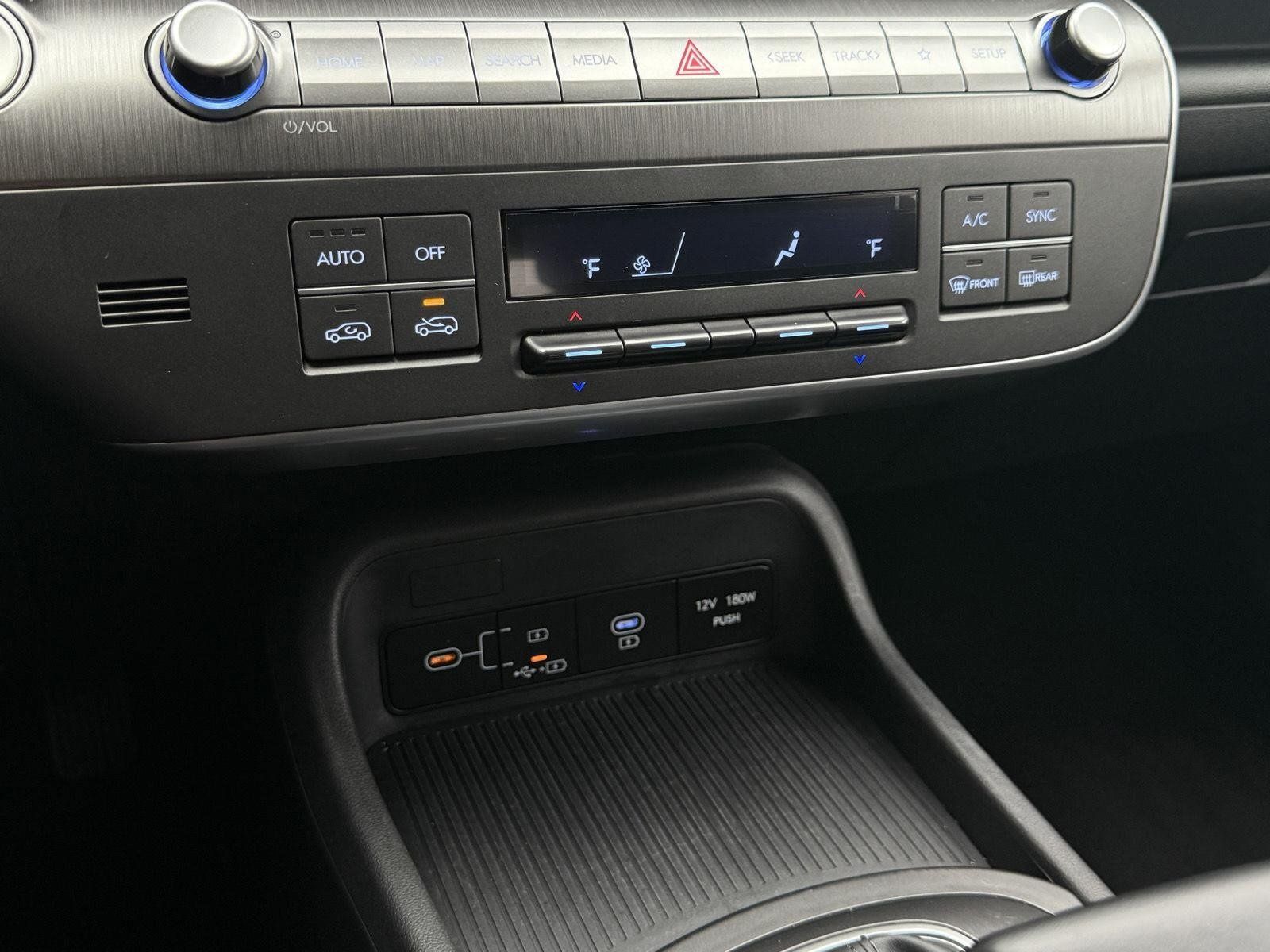 Used 2025 Hyundai Kona SEL AWD/4WD image 37