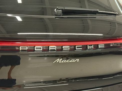 Certified 2026 Porsche Macan AWD/4WD image 12