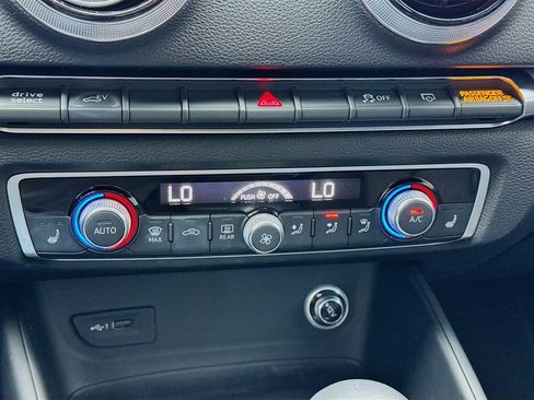 Used 2018 Audi A3 e-tron Premium image 12