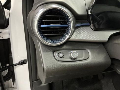New 2026 Chevrolet Trax LT w/ Sunroof Package FWD image 10