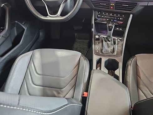 Used 2025 Volkswagen Jetta SEL image 24