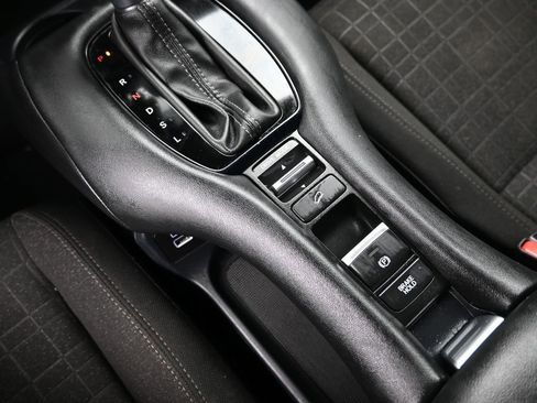 Used 2023 Honda HR-V LX image 17