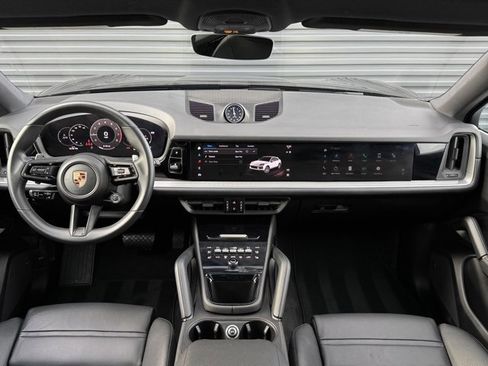 Certified 2025 Porsche Cayenne Coupe image 17