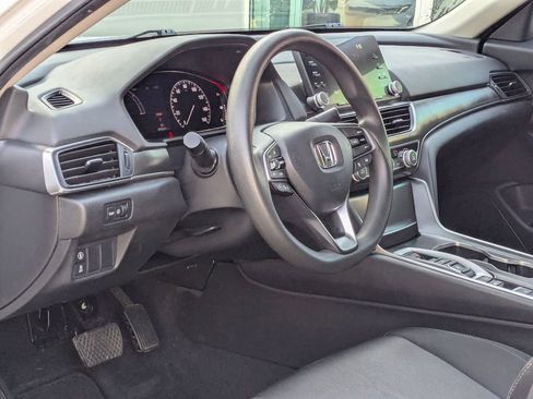 Used 2018 Honda Accord Hybrid image 12