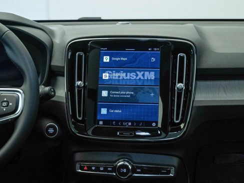 Certified 2025 Volvo XC40 B5 Plus w/ Climate Package image 13