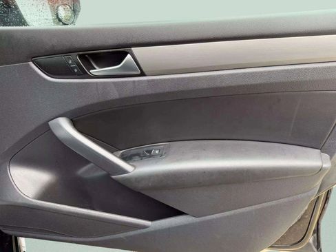 Used 2014 Volkswagen Passat 1.8T SE image 9