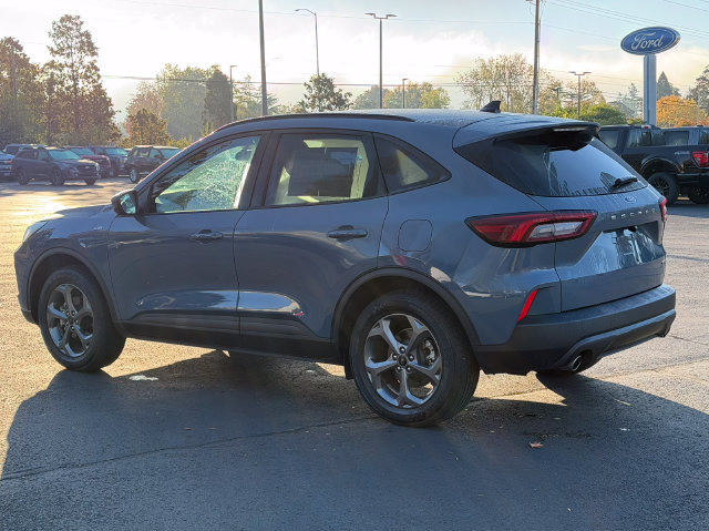 Certified 2025 Ford Escape ST-Line Select AWD/4WD image 6