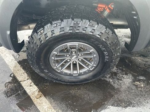 Used 2019 Ford F150 Raptor w/ Equipment Group 802A Luxury image 22