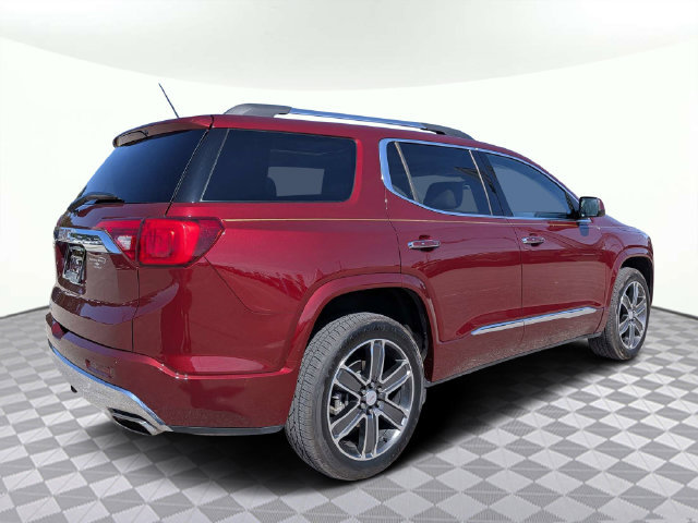 Used 2017 GMC Acadia Denali w/ Technology Package FWD image 4