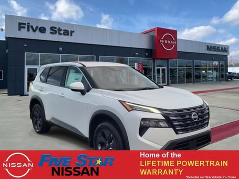 Used 2026 Nissan Rogue SV FWD image 1