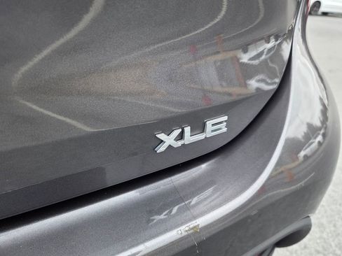 Certified 2023 Toyota Highlander XLE image 11