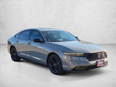 Used 2025 Honda Accord SE image 3
