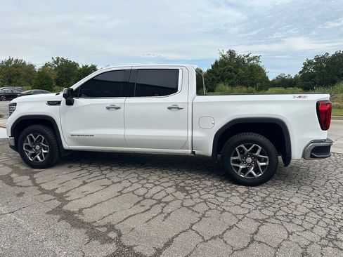 Used 2022 GMC Sierra 1500 SLT w/ SLT Premium Package AWD/4WD image 8