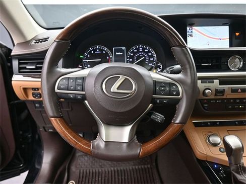 Used 2018 Lexus ES 350 image 2