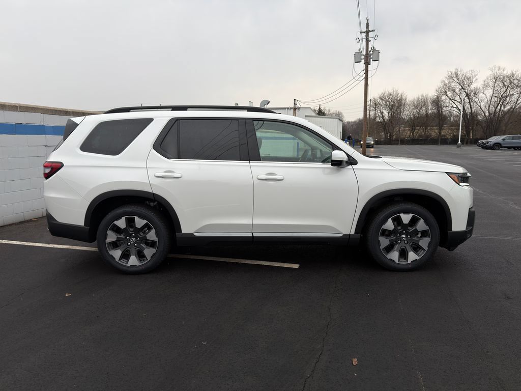 New 2026 Honda Pilot Touring image 6