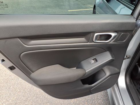 Used 2023 Honda Civic Sport image 8