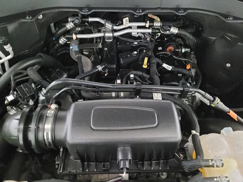 Used 2022 Ford Explorer XLT image 30