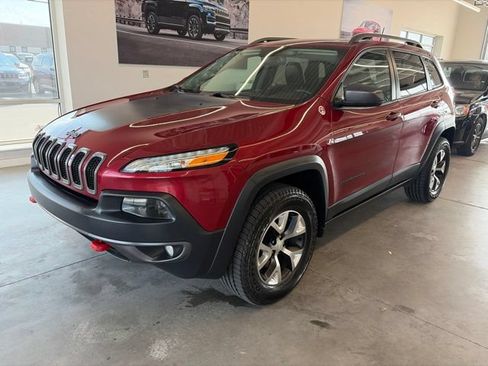 Certified 2017 Jeep Cherokee Trailhawk AWD/4WD image 1