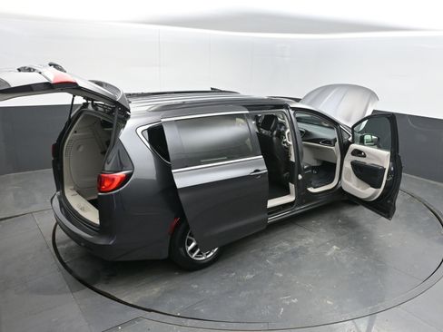 Used 2021 Chrysler Voyager Lxi image 48