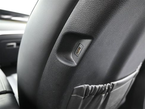 Used 2022 Hyundai Palisade Limited image 15