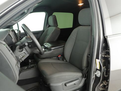 Used 2024 RAM 2500 Tradesman w/ Chrome Appearance Group image 21