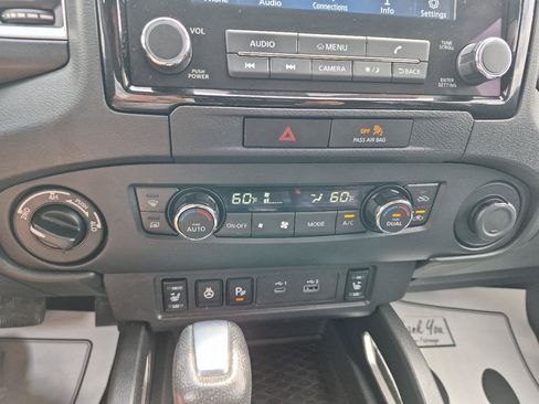 Used 2022 Nissan Frontier SV AWD/4WD image 21