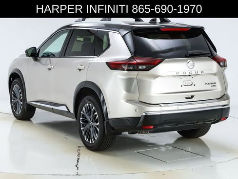 Used 2025 Nissan Rogue Platinum image 8