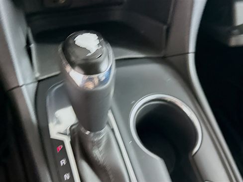 Used 2018 Chevrolet Equinox LT FWD image 24