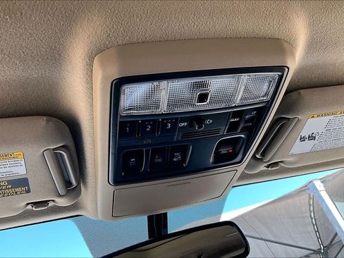 Used 2017 Toyota 4Runner Limited AWD/4WD image 33