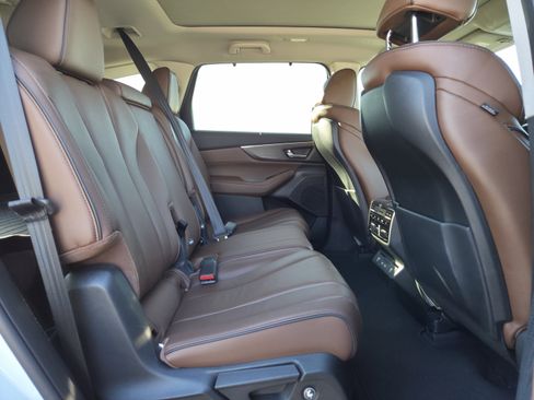 Used 2023 Acura MDX SH-AWD w/ Advance Package image 5