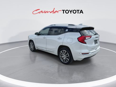 Used 2022 GMC Terrain Denali w/ Denali Premium Package AWD/4WD image 6