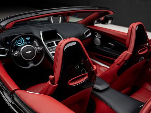 Used 2019 Aston Martin DB11 Volante RWD image 73