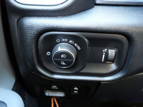 Used 2021 RAM 1500 Big Horn image 23