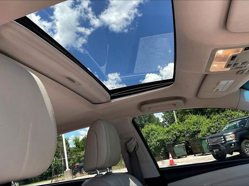 Used 2018 Toyota Avalon Limited FWD image 16