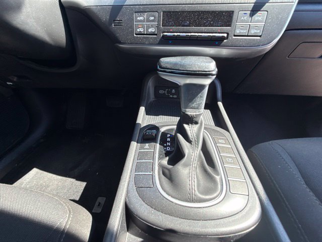 Used 2025 Hyundai Kona SEL AWD/4WD image 27