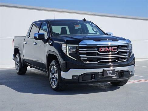 Used 2022 GMC Sierra 1500 SLT image 3