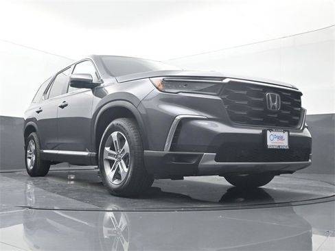 Used 2025 Honda Pilot EX-L image 13