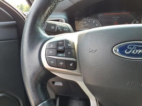 Certified 2021 Ford Explorer XLT w/ Equipment Group 202A RWD image 24