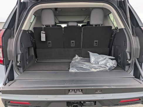 New 2026 Ford Expedition Active image 36