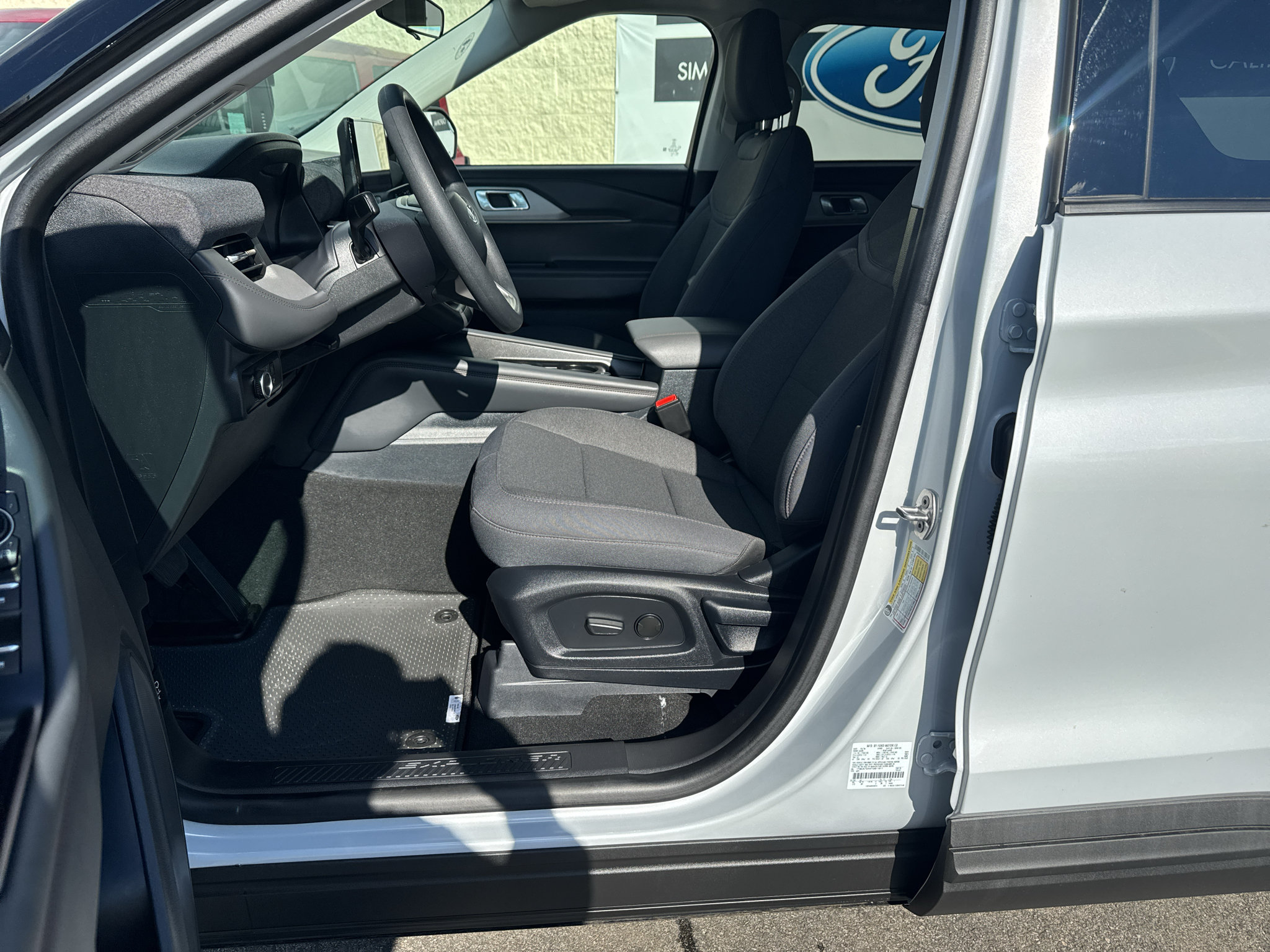 Used 2026 Ford Explorer Active RWD image 7