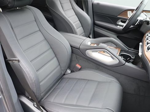 New 2025 Mercedes-Benz GLS 580 4MATIC image 21