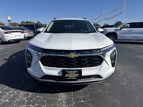 New 2026 Chevrolet Trax LT w/ Driver Confidence Package image 8